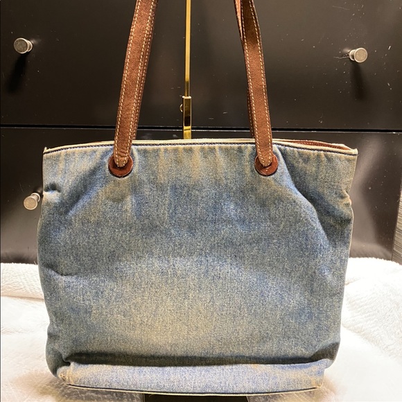 Chanel tote - Picture 13 of 15